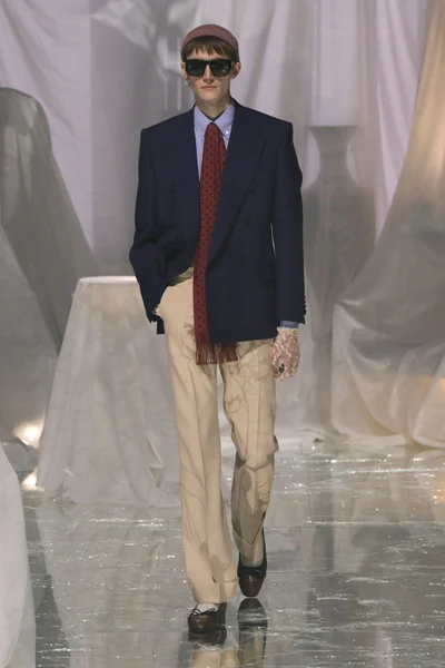 Look 70